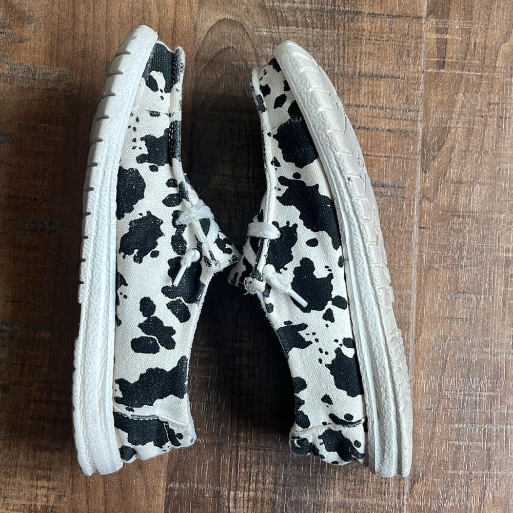 Gypsy Jazz Black and White Moccasin Shoes - Picture 2 of 2